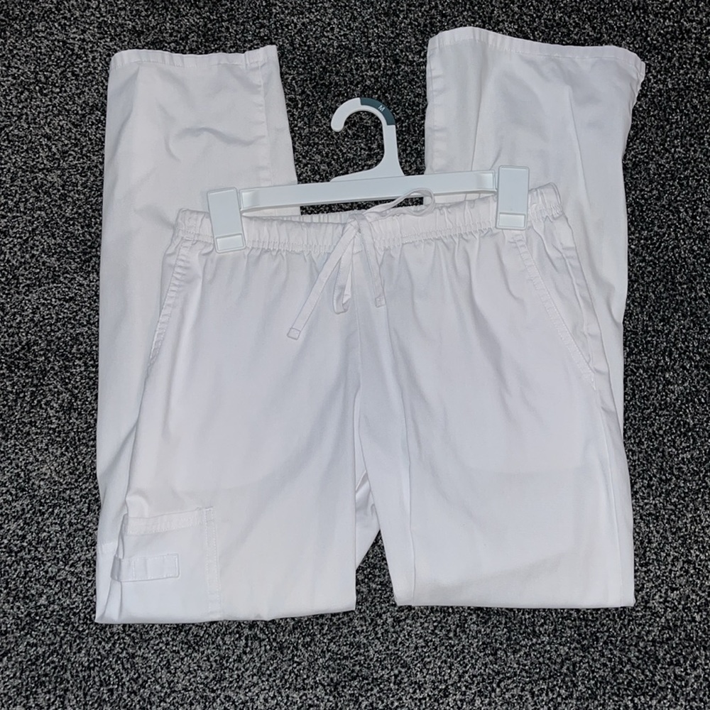 worn during school - Picture 2 of 4